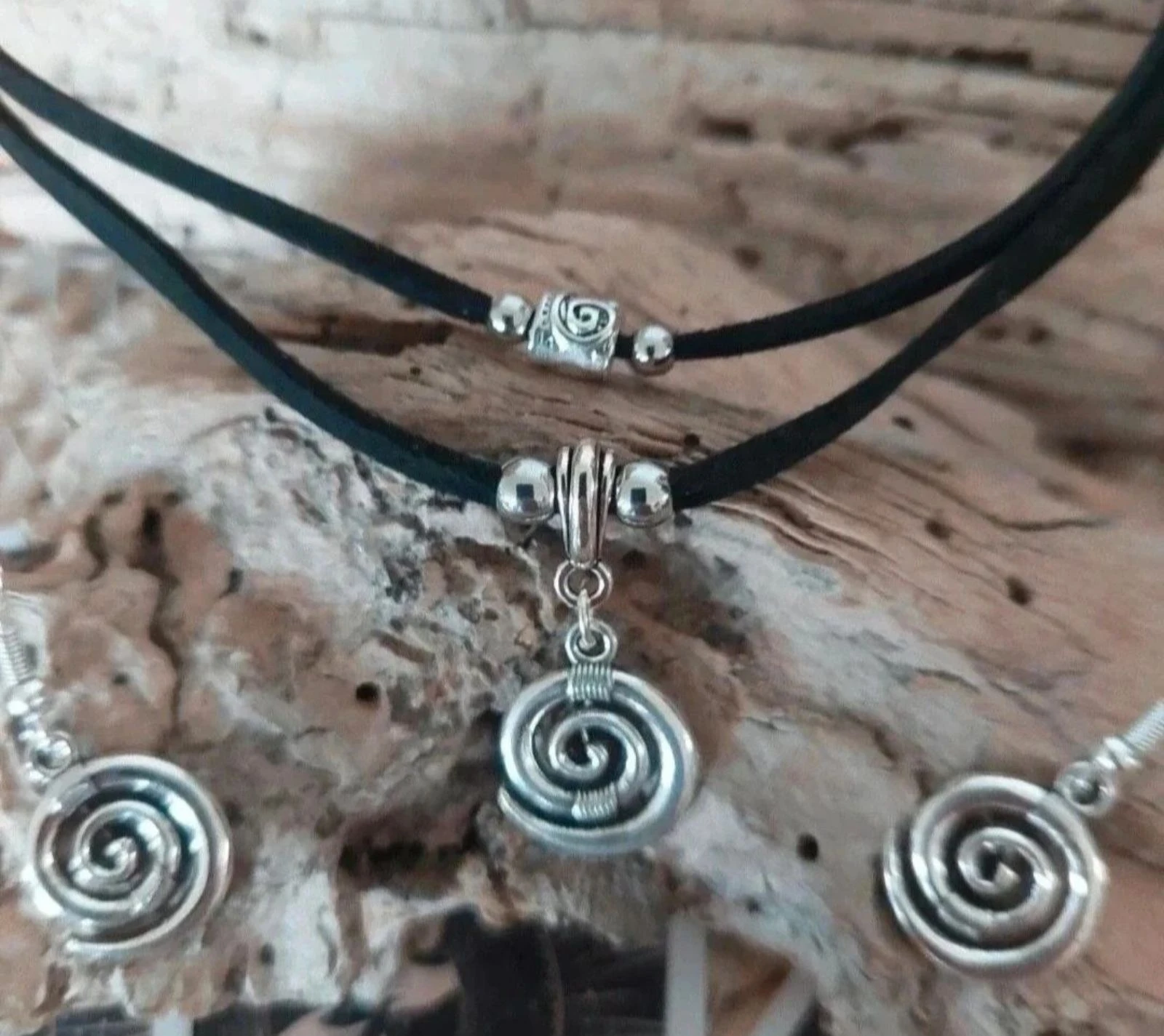 Collar boho rock de doble vuelta en espiral étnica, negro – photo 8